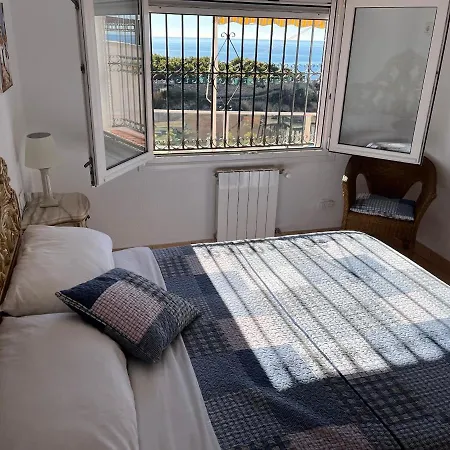 Hébergement de vacances Delightful Burriana House With Magnificent & Sea Views. Nerja