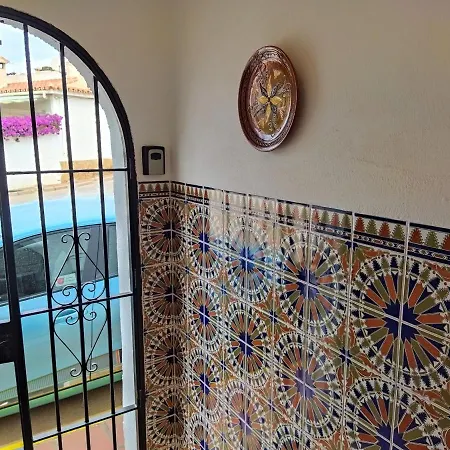 Delightful Burriana House With Magnificent & Sea Views. *
